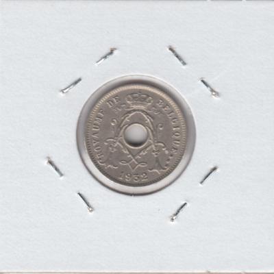 5 Centimes 1932 - Belgium - with star stands on one peak falling