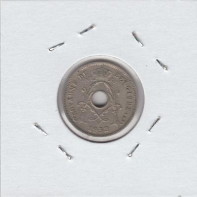 5 Centimes 1932 - Belgium - with star stands on one peak falling